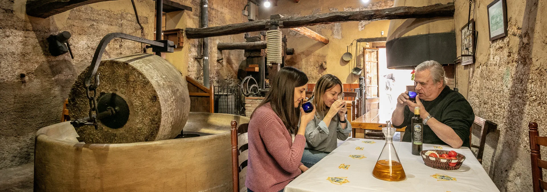 Tast d'oli al Molí de Collbató
